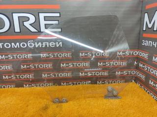 Стекло боковое заднее правое Subaru Impreza 1992