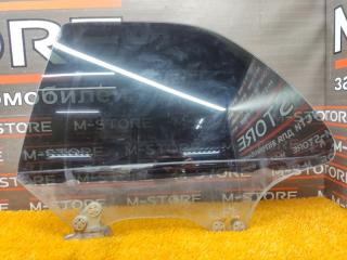 Стекло боковое заднее левое Subaru Impreza 1992