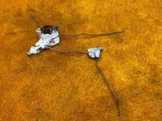 Замок двери передний правый Subaru Impreza 1992