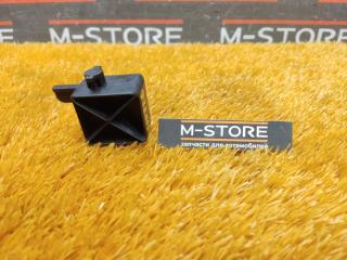 Запчасть крепление Volvo XC60 2011