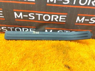 Накладка на порог салона задняя правая Volkswagen Touareg 2007 контрактная Накладка на порог салона задняя правая Volkswagen Touareg 2007