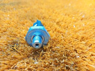 Запчасть датчик давления масла Volkswagen Golf 2008