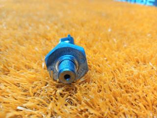 Запчасть датчик давления масла Volkswagen Golf 2006-2008