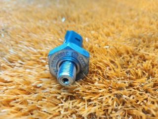 Запчасть датчик давления масла Volkswagen Golf 2009-2013