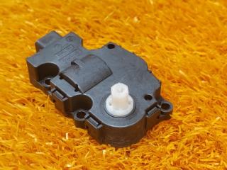 Привод заслонки отопителя BMW 7-Series F01 N63B44A Привод заслонки отопителя BMW 7-Series F01 N63B44A