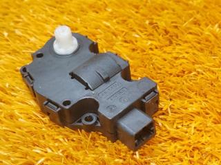 Привод заслонки отопителя 7-Series 2009 F01 N63B44A Привод заслонки отопителя 7-Series 2009 F01 N63B44A