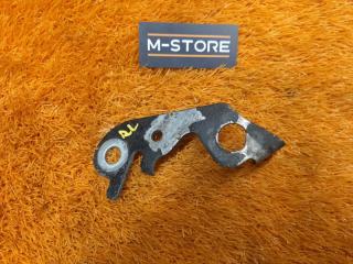 Запчасть кронштейн тормозного шланга задний левый Volvo S60 2012