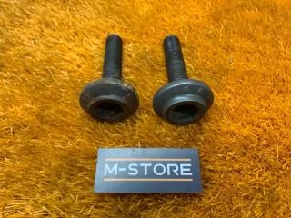 Запчасть болт привода задний Audi Q5 2011