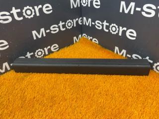 Накладка на порог салона передняя правая Mercedes-Benz C-Class 2008 контрактная Накладка на порог салона передняя правая Mercedes-Benz C-Class 2008