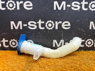 Запчасть горловина бачка омывателя Audi Q3 2013