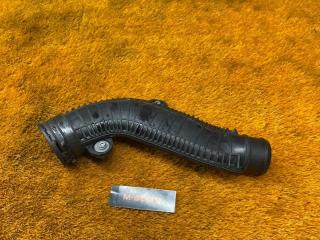 Патрубок интеркулера Audi Q3 2013