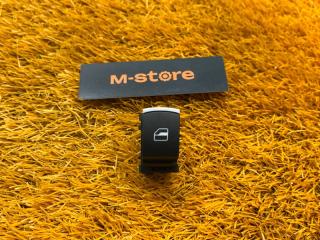 Кнопка стеклоподъемника задняя левая Volkswagen Touareg 2011