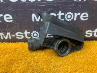 Патрубок воздушного фильтра Volkswagen Passat 2011