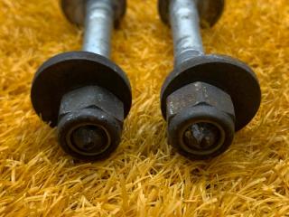 Болт развальный задний A4 2008 B7/8E ALT