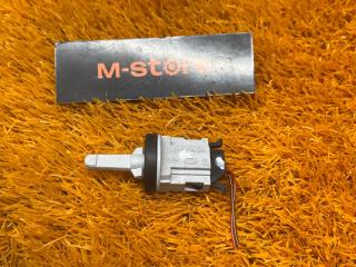 Фото запчасти датчик температуры воздуха Porsche Cayenne 2013 контрактная запчасть Запчасть датчик температуры воздуха Porsche Cayenne 2013