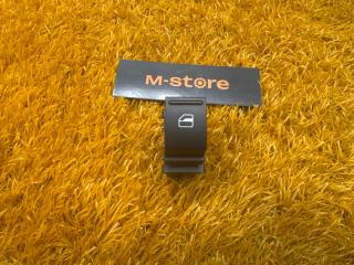 Кнопка стеклоподъемника передняя левая Volkswagen Golf 2012