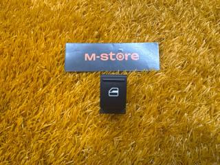 Кнопка стеклоподъемника задняя правая Volkswagen Passat 2011