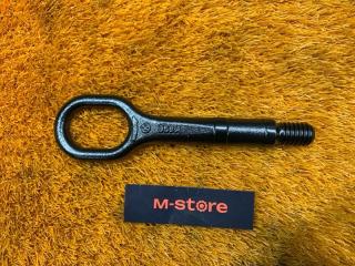 Крюк буксировочный Audi Q7 2011