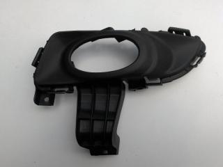 Оправа туманки левая Mazda Axela