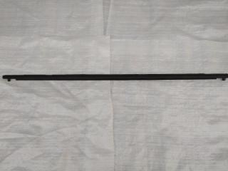 Молдинг стекла двери задний правый Mazda Axela новая Молдинг стекла двери задний правый Mazda Axela