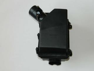 Корпус воздушного фильтра Mazda Laser