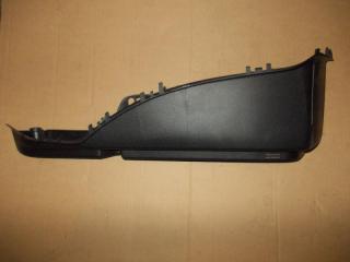 Накладка багажника левая Mazda Axela