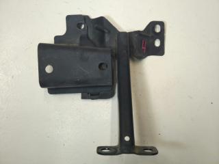Кронштейн замка капота Mazda Axela