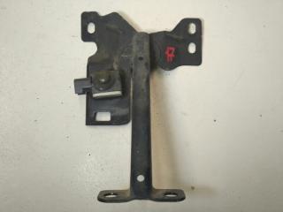 Кронштейн замка капота Mazda Axela