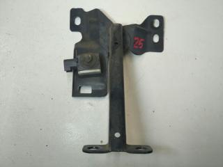 Кронштейн замка капота Mazda Axela