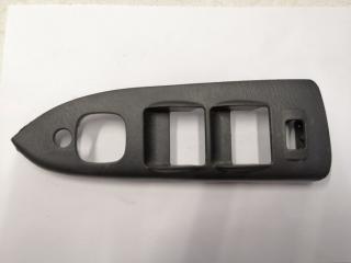 Накладка кнопок стеклоподъемника передняя правая Mazda Familia 1998-2003