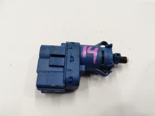 Концевик педали тормоза Mazda Axela 2003-2009 контрактная Концевик педали тормоза Mazda Axela 2003-2009