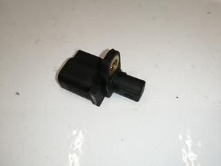 Запчасть датчик abs задний Mazda Axela