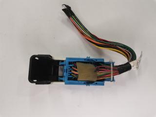 Разъем салонного блока предохранителя Mazda Axela 2003-2012