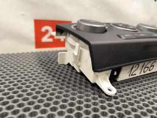 Блок климат-контроля Mazda3 2003-2009 BK Блок климат-контроля Mazda3 2003-2009 BK