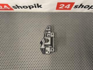 Кронштейн решетки радиатора правый Mazda Mazda3 2016-2019