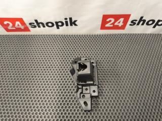 Кронштейн решетки радиатора левый Mazda Mazda3 2016-2019