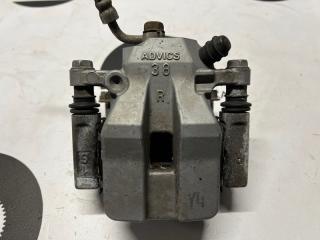 Запчасть суппорт задний правый TOYOTA RAV 4 2018