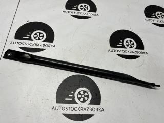 Запчасть распорка Audi Q5 2018