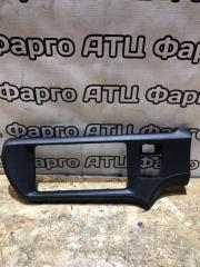 Рамка магнитофона Toyota Aqua