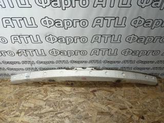 Усилитель бампера передний Nissan Gloria