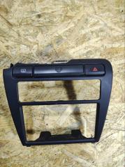 Рамка магнитофона Nissan Laurel