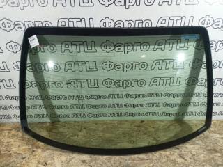 Стекло заднее заднее Nissan Gloria 2001