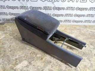 Подлокотник Nissan Gloria