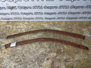 Ветровик передний Nissan Expert 2005