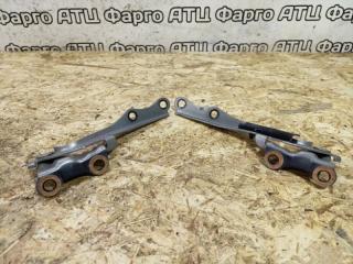 Петля капота Toyota Prius контрактная Петля капота Toyota Prius