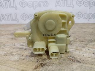 Электропривод замка двери передний левый Honda Accord 2002