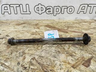 Болт балки подвески задний Toyota Corona