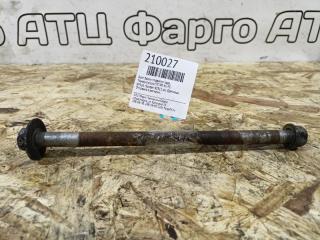 Болт балки подвески задний Toyota Corona