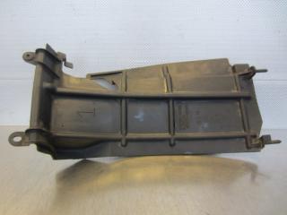 Запчасть дефлектор радиатора Toyota Vitz 2001