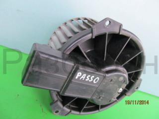 Запчасть моторчик печки Toyota Passo 2004